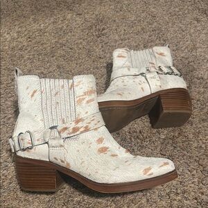 Sam Edelman white and tan cowhide leather booties Bellamie style 8.5